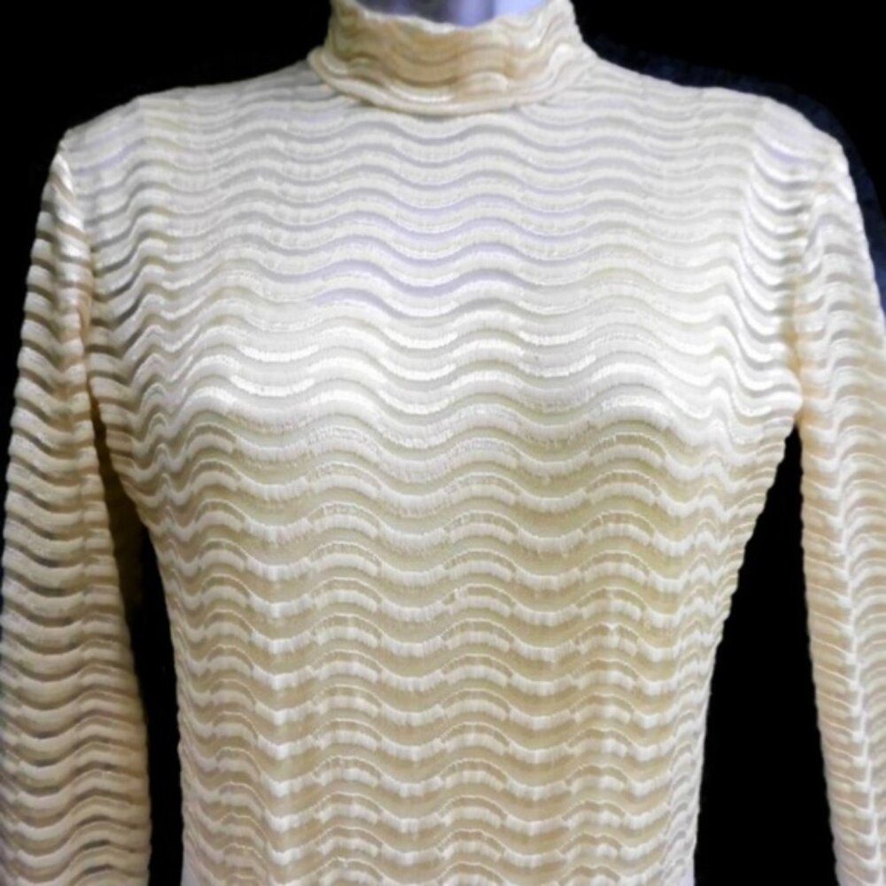 Sagaie Paris Bodysuit Chevron Solid Textured Mock Double Snap Bottom Lycra M - Picture 2 of 8